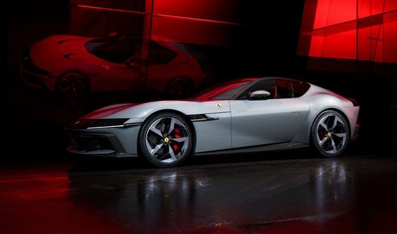 Ferrari показала новый спорткар. Это преемник 812-й, созданный в честь двигателя V12